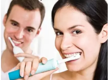 sadece-dis-fircalamak-agiz-ve-nefes-kokusu-sorununu-cozebilir-mi